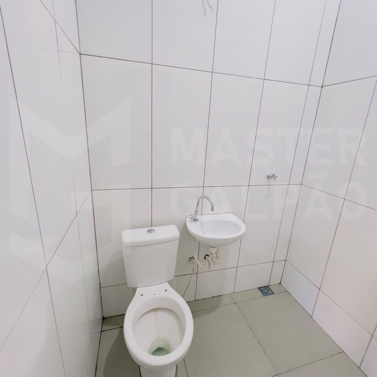 Galpão para Locação em Nova Serrana | 301 m²
