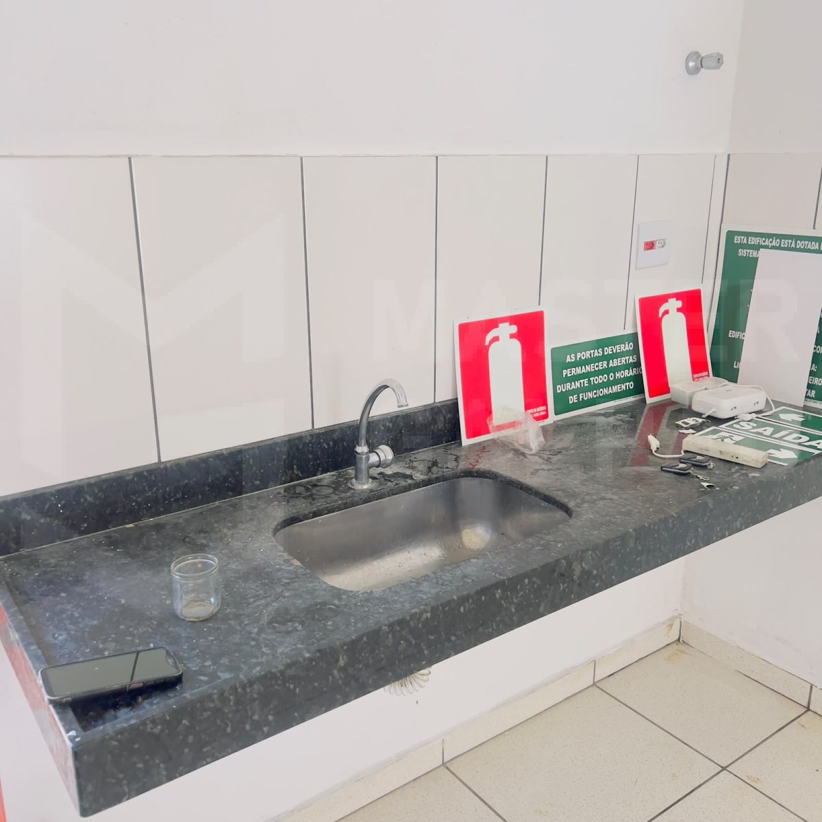 Loja para Locação em Betim | 100 m²
