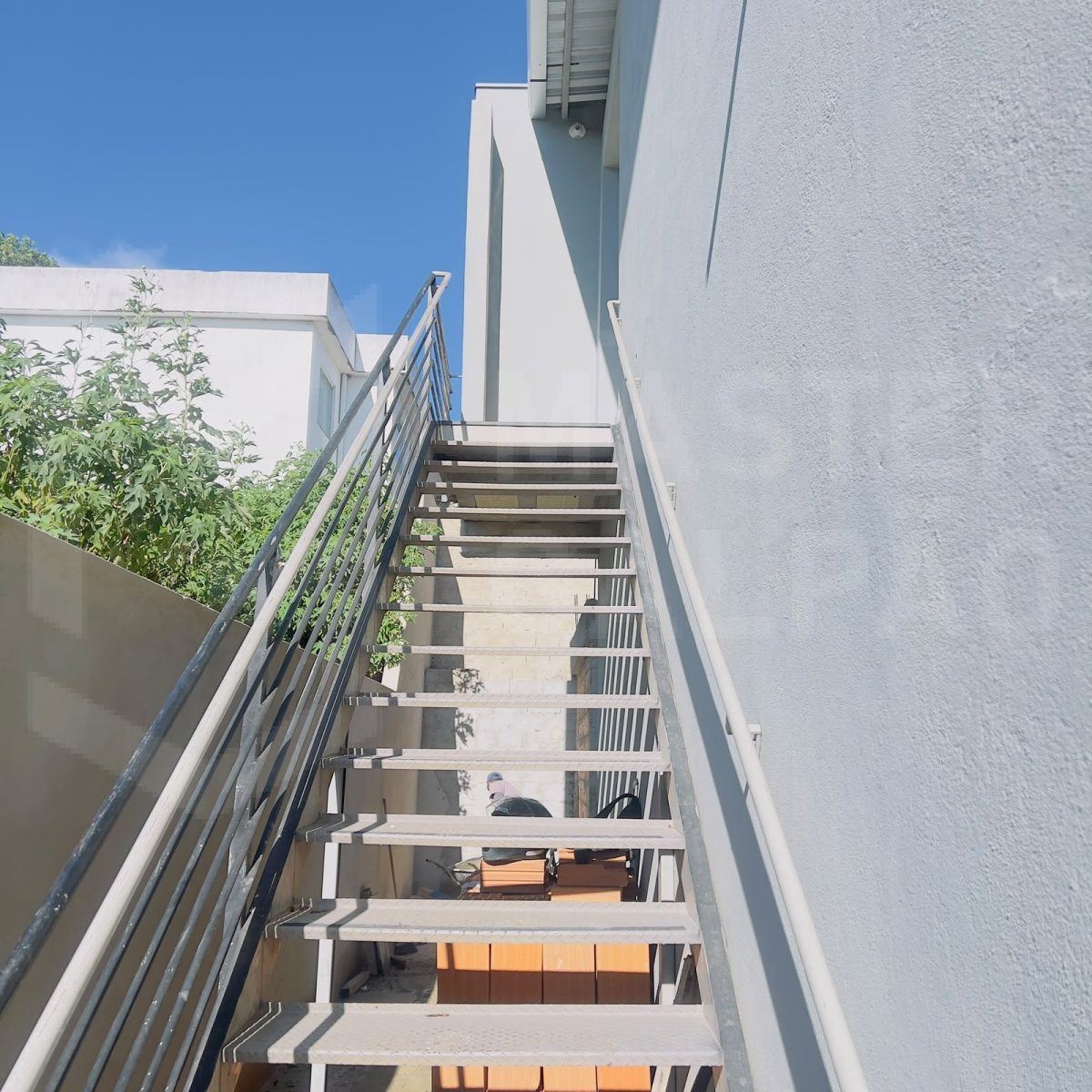 Vão Comercial para Locação em Betim | 200 m²