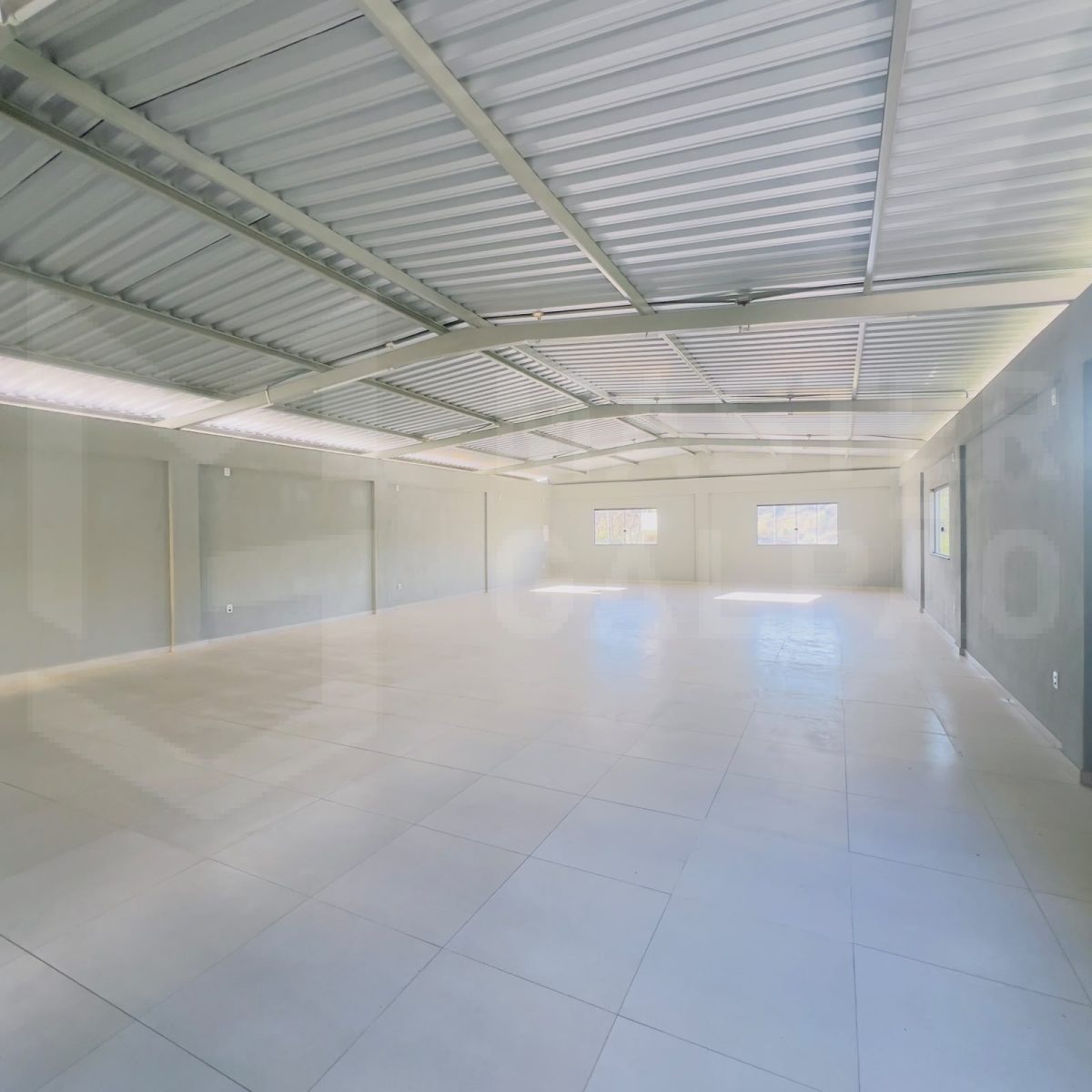 Vão Comercial para Locação em Betim | 200 m²