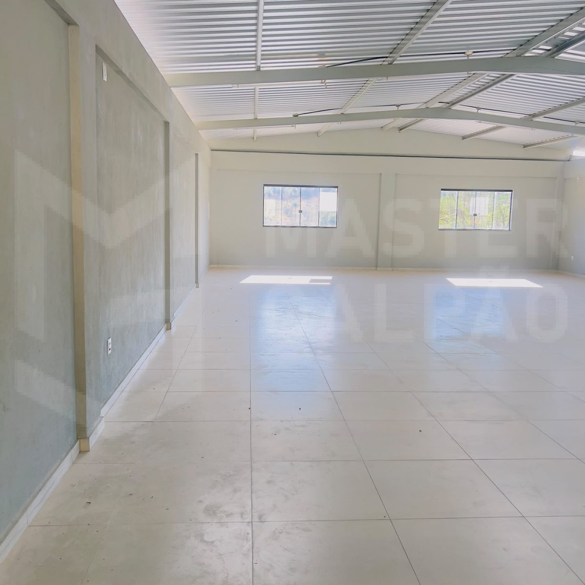 Vão Comercial para Locação em Betim | 200 m²