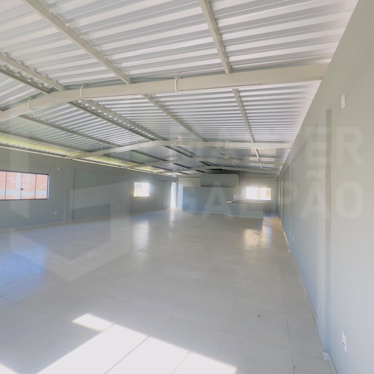 Vão Comercial para Locação em Betim | 200 m²