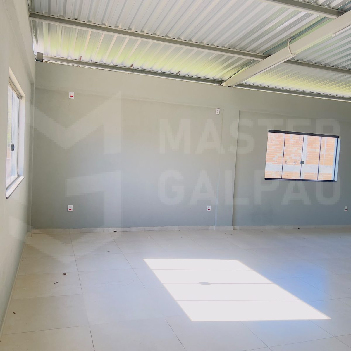 Vão Comercial para Locação em Betim | 200 m²