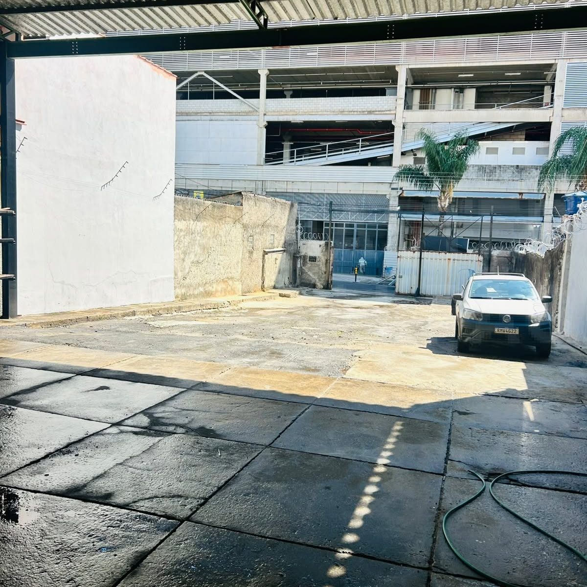 Galpão para Locação em BH | 500 m² com Amplo Pátio